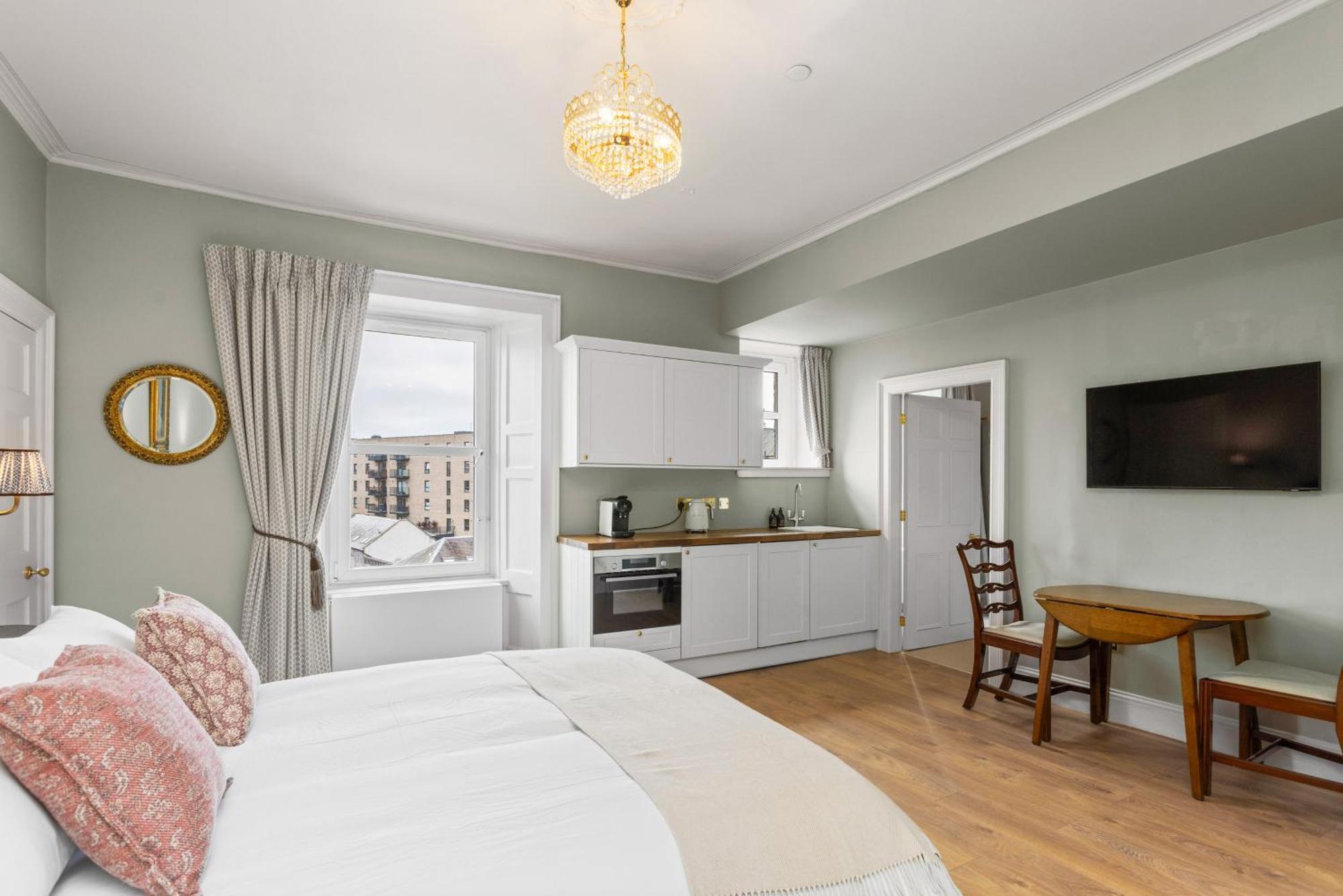 The Townhouse - Leith Aparthotel